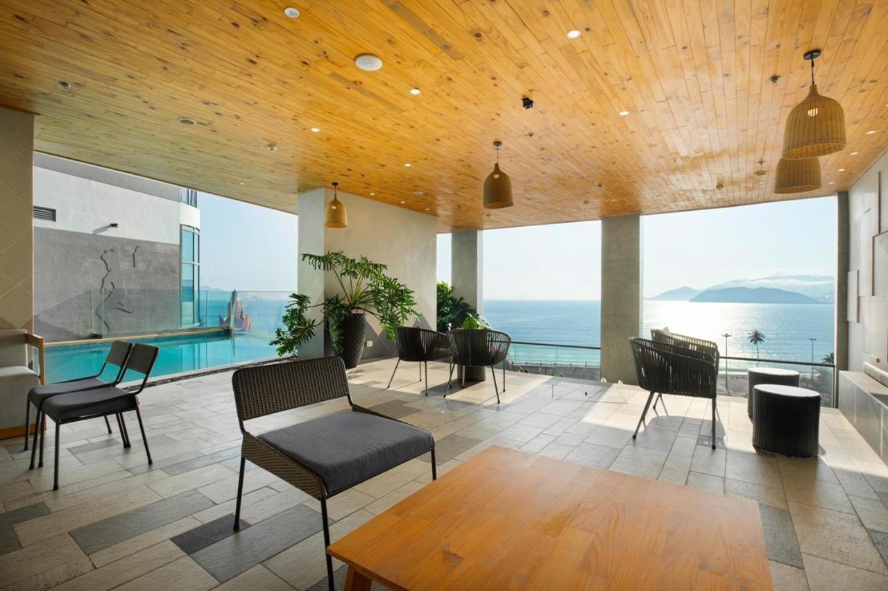 Panorama Lyn Beachfront Apartment Nha Trang Buitenkant foto